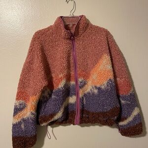 Trendy Sherpa Jacket with Mountain Design